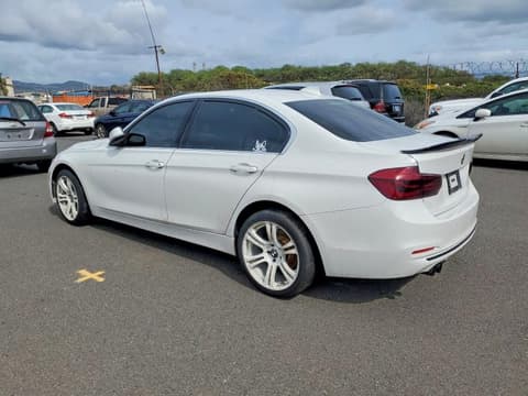 2017 Bmw 3 Series, VIN WBA8B9G30HNU55525. Фото 2 из 6 с аукциона Copart. Каталог авто из США OpenDataCar.