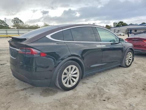 2018 Tesla Model X, VIN 5YJXCDE22JF121672. Фото 3 з 6 з аукціону Copart. Каталог авто зі США OpenDataCar.