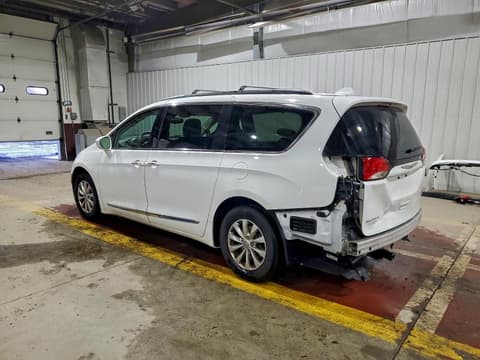 2017 Chrysler Pacifica, VIN 2C4RC1BG1HR610912. Фото 2 з 6 з аукціону Copart. Каталог авто зі США OpenDataCar.
