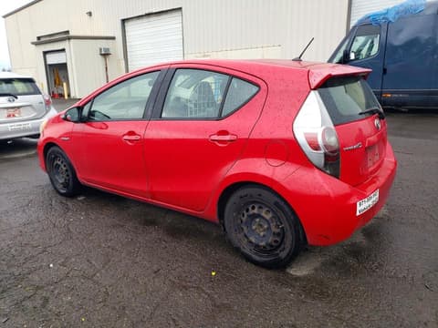 2013 Toyota Prius C, VIN JTDKDTB33D1548905. Фото 2 з 6 з аукціону Copart. Каталог авто зі США OpenDataCar.