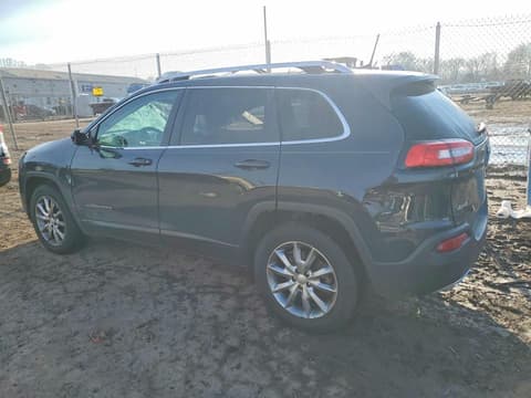 2018 Jeep Cherokee, VIN 1C4PJMDX1JD586129. Фото 2 з 6 з аукціону Copart. Каталог авто зі США OpenDataCar.