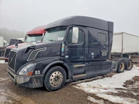 2017 Volvo VNL, VIN 4V4NC9EJXHN967883. Фото 2 з 6 з аукціону Copart. Каталог авто зі США OpenDataCar.