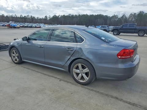 2013 Volkswagen Passat, VIN 1VWBH7A31DC028510. Фото 2 з 6 з аукціону Copart. Каталог авто зі США OpenDataCar.