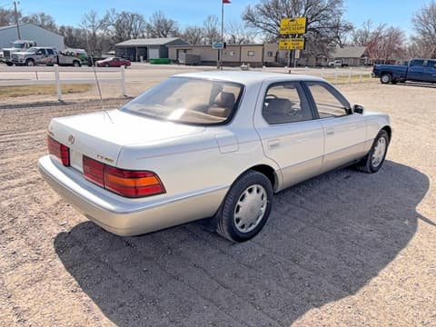 1992 Lexus LS 400, VIN JT8UF11E8N0141128. Фото 4 из 6 с аукциона Copart. Каталог авто из США OpenDataCar.