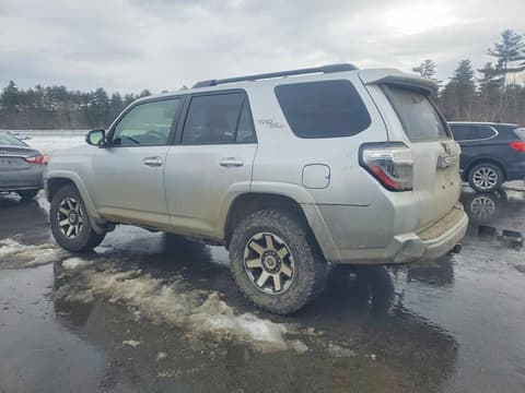 2020 Toyota 4Runner, VIN JTEBU5JR9L5773804. Фото 2 з 6 з аукціону Copart. Каталог авто зі США OpenDataCar.