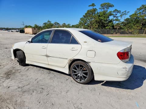 2005 Toyota Camry, VIN 4T1BE32K05U017533. Фото 2 з 6 з аукціону Copart. Каталог авто зі США OpenDataCar.