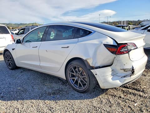 2018 Tesla Model 3, VIN 5YJ3E1EA3JF050948. Фото 2 з 6 з аукціону Copart. Каталог авто зі США OpenDataCar.