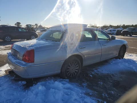 2005 Lincoln Town Car, VIN 1LNHM82WX5Y624271. Фото 3 з 6 з аукціону Copart. Каталог авто зі США OpenDataCar.