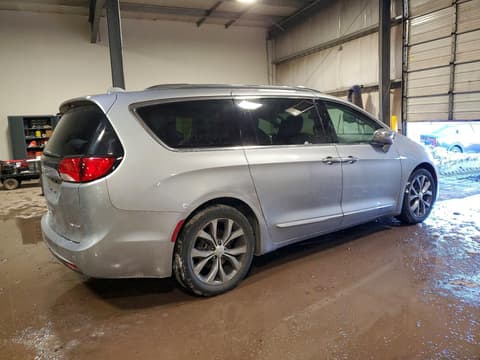 2017 Chrysler Pacifica, VIN 2C4RC1GGXHR669790. Фото 3 з 6 з аукціону Copart. Каталог авто зі США OpenDataCar.