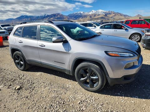 2018 Jeep Cherokee, VIN 1C4PJMCBXJD509572. Фото 4 з 6 з аукціону Copart. Каталог авто зі США OpenDataCar.
