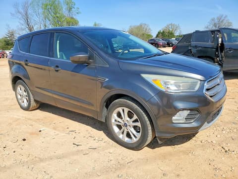 2017 Ford Escape, VIN 1FMCU0GD4HUA52919. Zdjęcie 4 z 6 z aukcji Copart. Katalog aut z USA OpenDataCar.