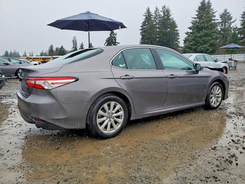 2018 Toyota Camry, VIN 4T1B11HK6JU137922. Фото 3 из 6 с аукциона Copart. Каталог авто из США OpenDataCar.