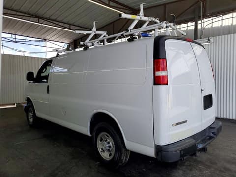 2023 Chevrolet Express 2500, VIN 1GCWGAFP8P1104482. Фото 2 з 6 з аукціону Copart. Каталог авто зі США OpenDataCar.