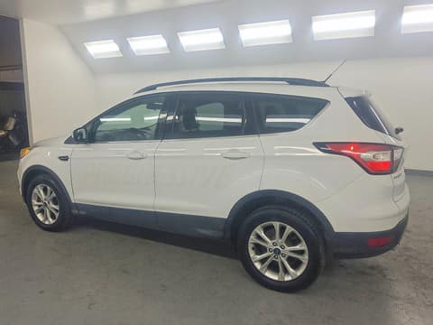 2018 Ford Escape, VIN 1FMCU0GD7JUB17543. Zdjęcie 2 z 6 z aukcji Copart. Katalog aut z USA OpenDataCar.