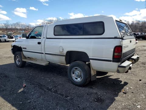 1997 Dodge Ram 2500, VIN 1B7KF26D5VJ558974. Фото 2 з 6 з аукціону Copart. Каталог авто зі США OpenDataCar.