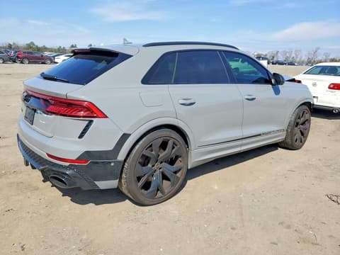 2022 Audi RS Q8, VIN WU1ARBF17ND031707. Фото 3 з 6 з аукціону Copart. Каталог авто зі США OpenDataCar.
