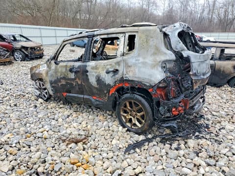 2015 Jeep Renegade, VIN ZACCJBBT4FPB87386. Фото 2 из 6 с аукциона Copart. Каталог авто из США OpenDataCar.