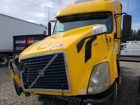 2011 Volvo VNL, VIN 4V4NC9EJ4BN297450. Photo 2 of 6 from Copart auction. OpenDataCar US salvage catalog.