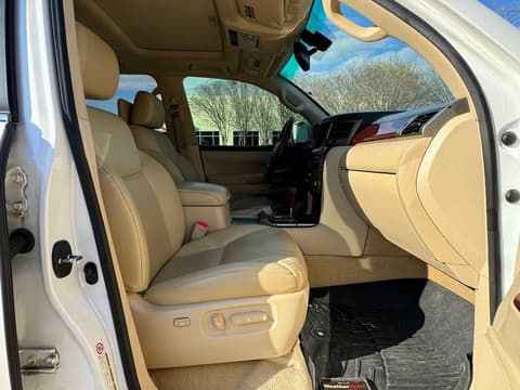 2014 Lexus LX 570, VIN JTJHY7AX1E4140779. Фото 5 з 6 з аукціону Copart. Каталог авто зі США OpenDataCar.