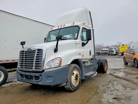 2016 Freightliner Cascadia 125, VIN 1FUBGEDV5GLHC5682. Photo 2 of 6 from Copart auction. OpenDataCar US salvage catalog.