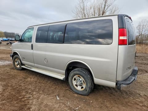 2006 Chevrolet Express 3500, VIN 1GAHG35U061249339. Фото 2 з 6 з аукціону Copart. Каталог авто зі США OpenDataCar.