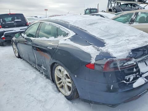 2015 Tesla Model S, VIN 5YJSA1H29FF096464. Фото 2 з 6 з аукціону Copart. Каталог авто зі США OpenDataCar.