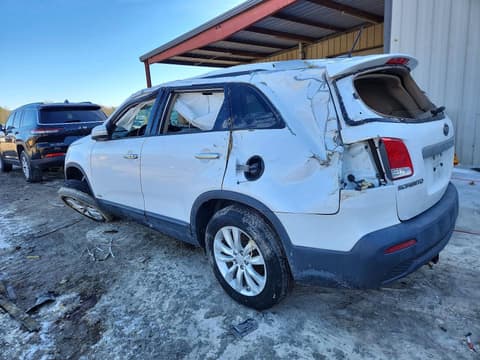 2011 Kia Sorento, VIN 5XYKUCA11BG085840. Фото 2 из 6 с аукциона Copart. Каталог авто из США OpenDataCar.