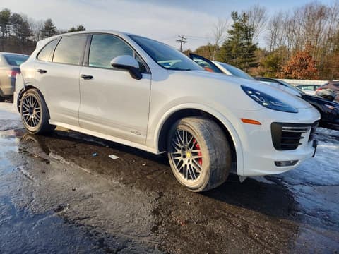 2017 Porsche Cayenne, VIN WP1AD2A20HLA83877. Фото 4 з 6 з аукціону Copart. Каталог авто зі США OpenDataCar.