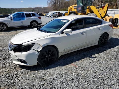 2017 Nissan Altima, VIN 1N4AL3AP1HC155035. Фото 1 з 6 з аукціону Copart. Каталог авто зі США OpenDataCar.