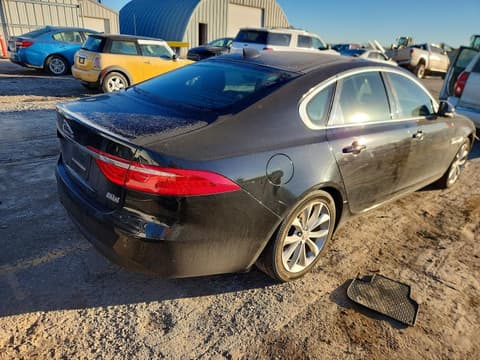 2017 Jaguar XF, VIN SAJBJ4BN1HCY43481. Фото 3 из 6 с аукциона Copart. Каталог авто из США OpenDataCar.