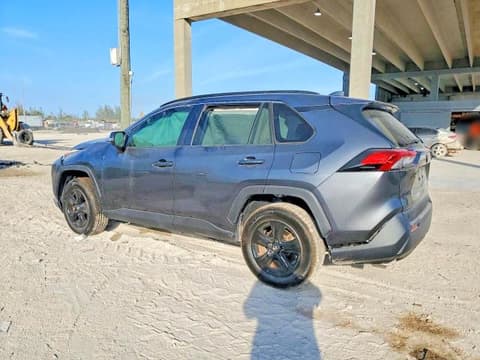2020 Toyota RAV4, VIN 2T3W1RFV0LC073904. Фото 2 з 6 з аукціону Copart. Каталог авто зі США OpenDataCar.