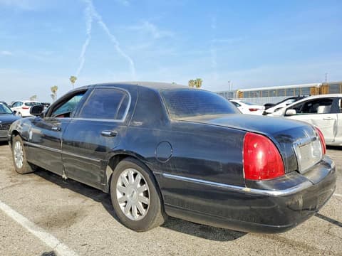 2011 Lincoln Town Car, VIN 2LNBL8CV5BX752668. Фото 2 з 6 з аукціону Copart. Каталог авто зі США OpenDataCar.