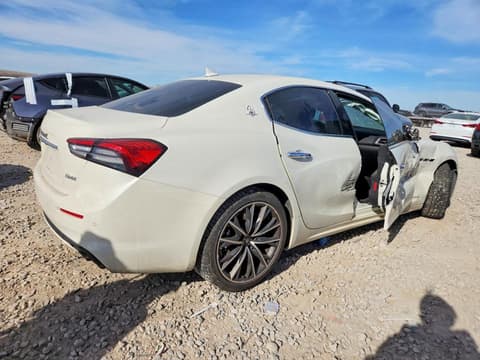 2021 Maserati Ghibli, VIN ZAM57YTL9M1365147. Фото 3 з 6 з аукціону Copart. Каталог авто зі США OpenDataCar.