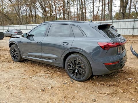 2024 Audi Q8, VIN WA16AAGE1RB040470. Zdjęcie 2 z 6 z aukcji Copart. Katalog aut z USA OpenDataCar.