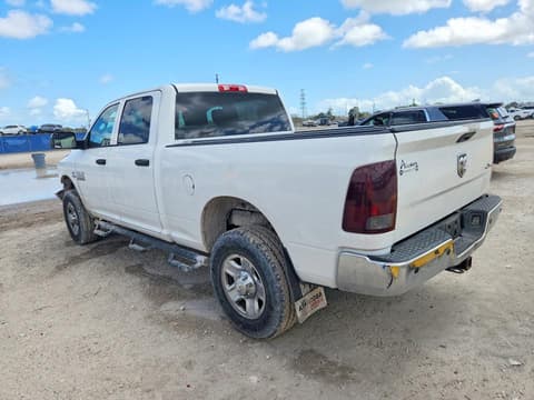 2015 Ram 2500, VIN 3C6UR5CL8FG674208. Фото 2 з 6 з аукціону Copart. Каталог авто зі США OpenDataCar.