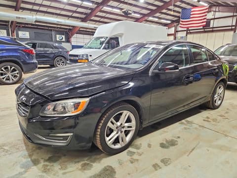 2015 Volvo S60, VIN YV126MFK8F2364472. Фото 1 з 6 з аукціону Copart. Каталог авто зі США OpenDataCar.