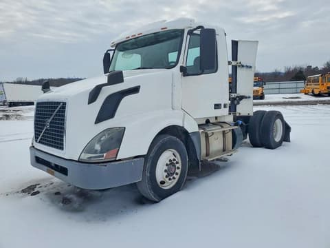 2016 Volvo VNL, VIN 4V4N39TG4GN965567. Фото 2 з 6 з аукціону Copart. Каталог авто зі США OpenDataCar.