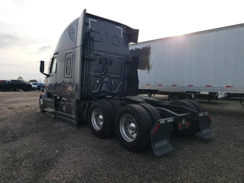 2021 Freightliner Cascadia 126, VIN 1FUJHHDR6MLMY4404. Фото 3 из 6 с аукциона Copart. Каталог авто из США OpenDataCar.