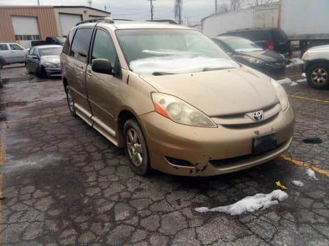 2010 Toyota Sienna, VIN 5TDKK4CC4AS329038. Фото 1 з 6 з аукціону Copart. Каталог авто зі США OpenDataCar.