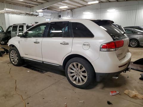 2011 Lincoln MKX, VIN 2LMDJ8JK5BBJ12050. Фото 2 з 6 з аукціону Copart. Каталог авто зі США OpenDataCar.