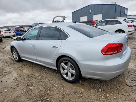 2013 Volkswagen Passat, VIN 1VWBN7A30DC005258. Фото 2 из 6 с аукциона Copart. Каталог авто из США OpenDataCar.