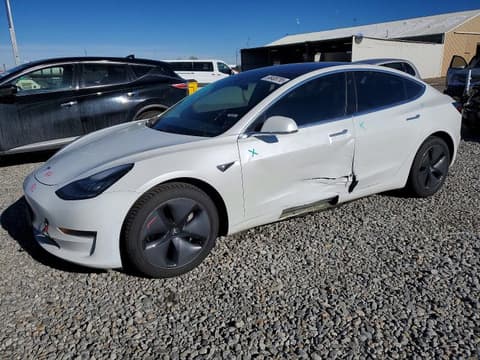 2019 Tesla Model 3, VIN 5YJ3E1EB0KF408422. Фото 1 з 6 з аукціону Copart. Каталог авто зі США OpenDataCar.