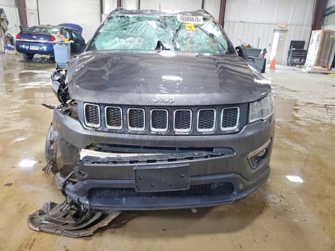 2019 Jeep Compass, VIN 3C4NJDBB4KT647113. Фото 5 з 6 з аукціону Copart. Каталог авто зі США OpenDataCar.