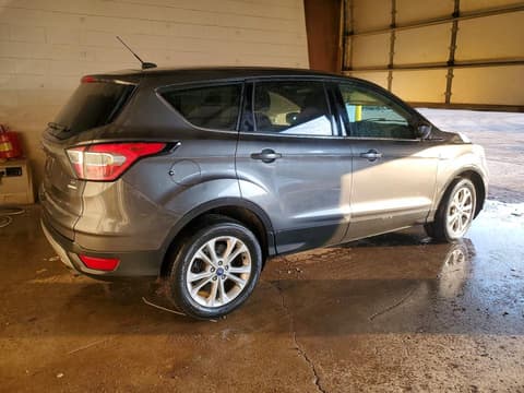 2017 Ford Escape, VIN 1FMCU0G91HUC88990. Фото 3 з 6 з аукціону Copart. Каталог авто зі США OpenDataCar.