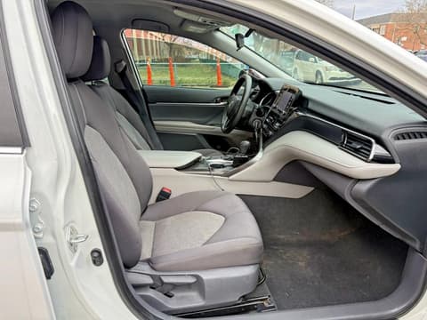 2021 Toyota Camry, VIN 4T1C11AK1MU598688. Фото 5 з 6 з аукціону Copart. Каталог авто зі США OpenDataCar.