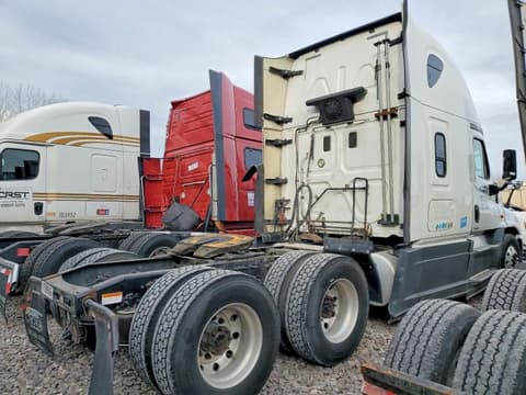 2015 Freightliner Cascadia, VIN 3AKJGLD5XFSGH0598. Фото 4 з 6 з аукціону Copart. Каталог авто зі США OpenDataCar.