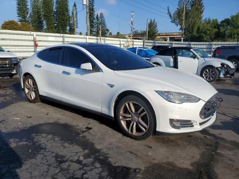 2014 Tesla Model S, VIN 5YJSA1H17EFP53316. Фото 4 з 6 з аукціону Copart. Каталог авто зі США OpenDataCar.