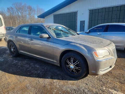 2014 Chrysler 300, VIN 2C3CCARG0EH170201. Фото 4 из 6 с аукциона Copart. Каталог авто из США OpenDataCar.