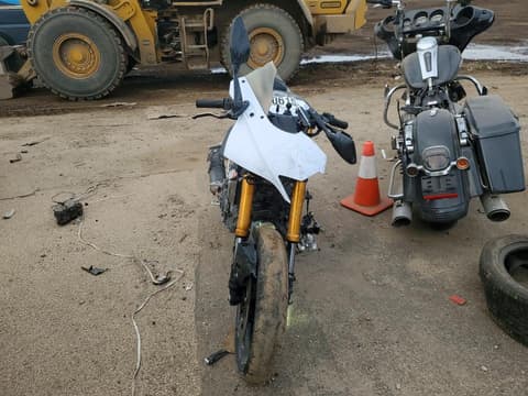 2020 Yamaha YZFR3, VIN MH3RH18Y1LK002835. Фото 2 з 6 з аукціону Copart. Каталог авто зі США OpenDataCar.