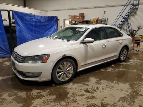 2012 Volkswagen Passat, VIN 1VWCH7A34CC070186. Фото 1 з 6 з аукціону Copart. Каталог авто зі США OpenDataCar.